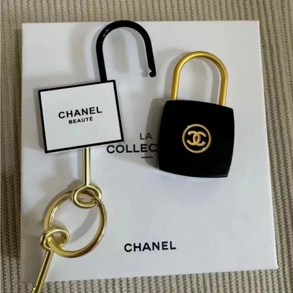 Chanel Black and Gold Padlock Keychain